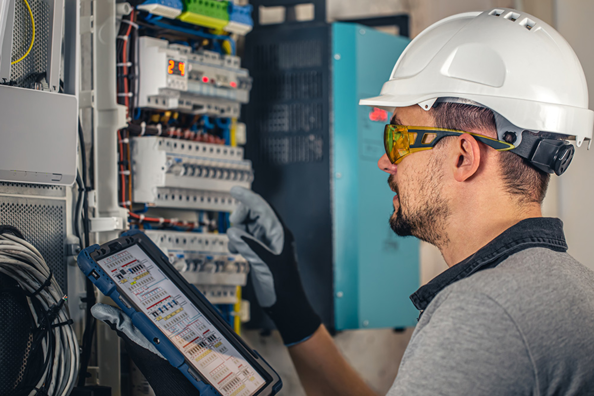 Industrie und Gewerbe bei Elektro-Gast Installationen und Verteilerbau e.K in Vogelsberg